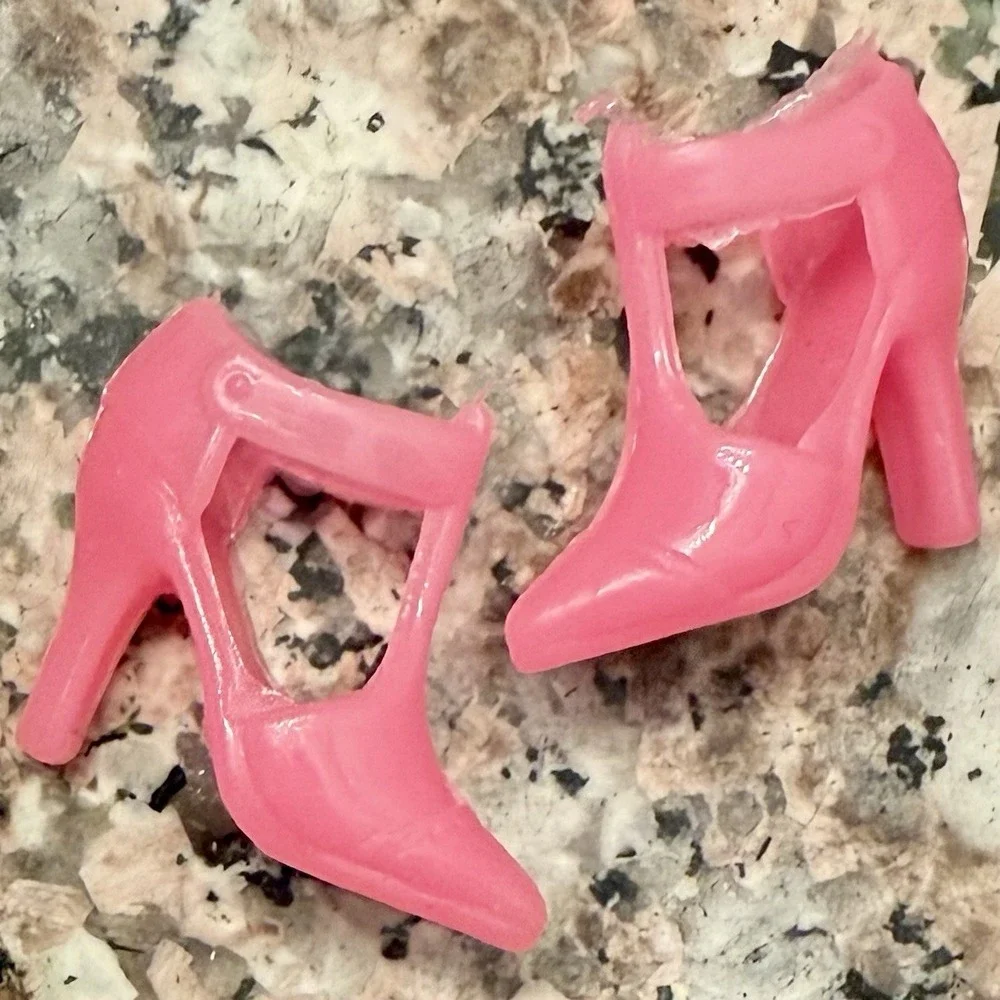 VTG‎ 1990s 90s Y2K Barbie Bubblegum Pink T-Strap High Heel Shoes Point Toe Pumps
